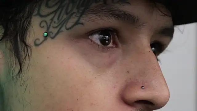 trieone live sex cam