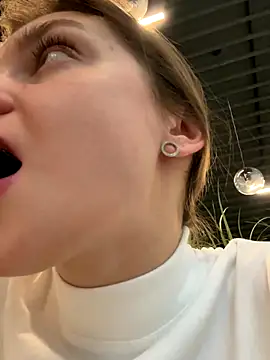 ValenciaShock live sex cam