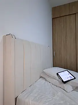 MarianaBlaze live sex cam