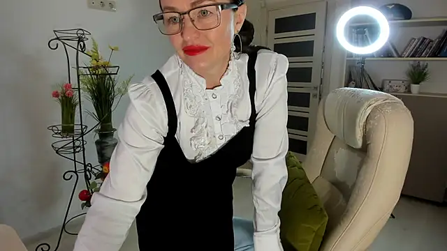 Vika73 live sex cam