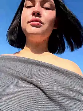 KikiWatson live sex cam