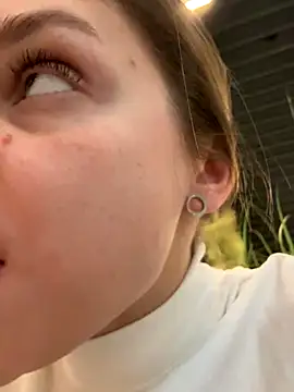 ValenciaShock live sex cam