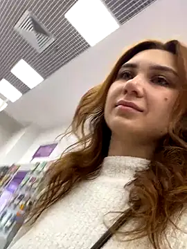 QuitieLia live sex cam