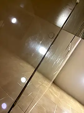 CrazzyChicks live sex cam