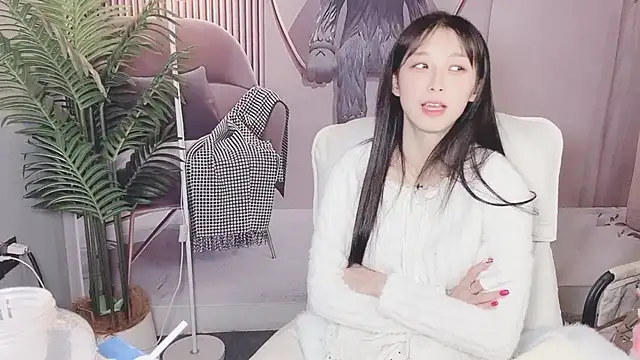 QY-FAIRY live sex cam