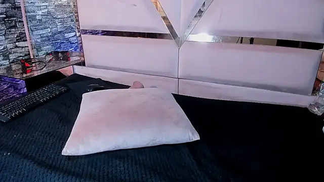 Danny_Luxx live sex cam