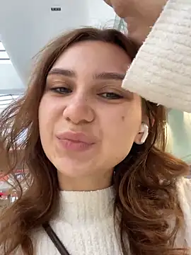 QuitieLia live sex cam