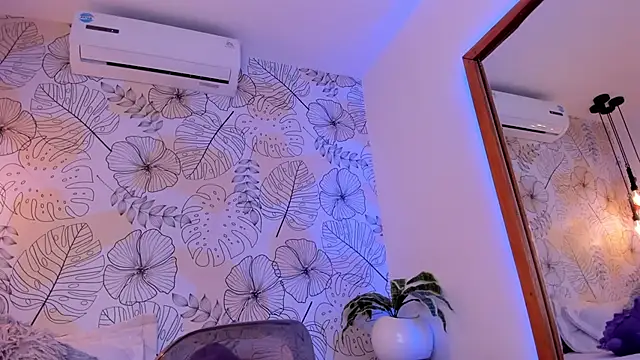 DanielaRuizz live sex cam