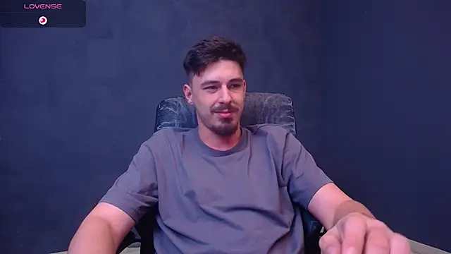 EnzoRace live sex cam