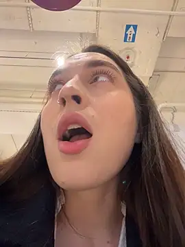 Holly_Play live sex cam