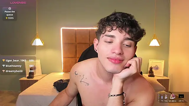 AlejooTwink live sex cam