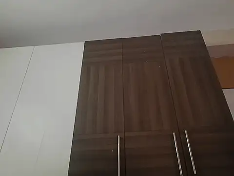 Queen_hot_pari live sex cam