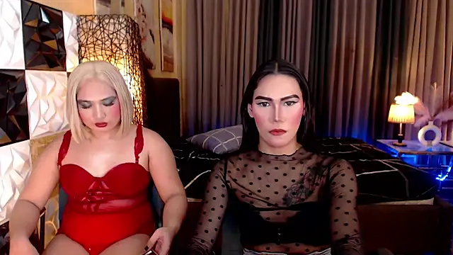 ElegantKellyUncutTS live sex cam