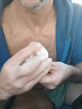 GreekGuyOutdoors live sex cam