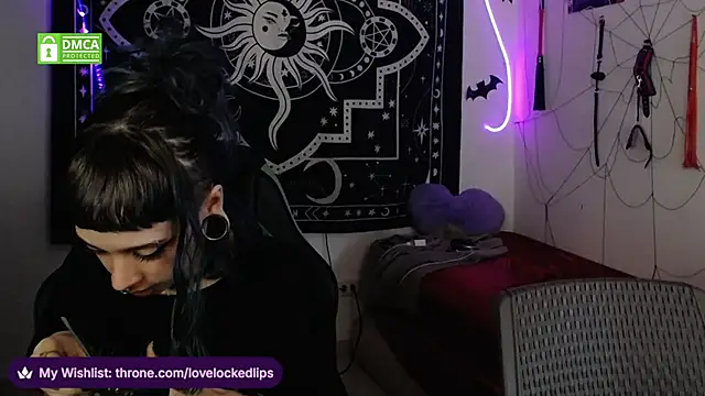 lovelockedlips live sex cam