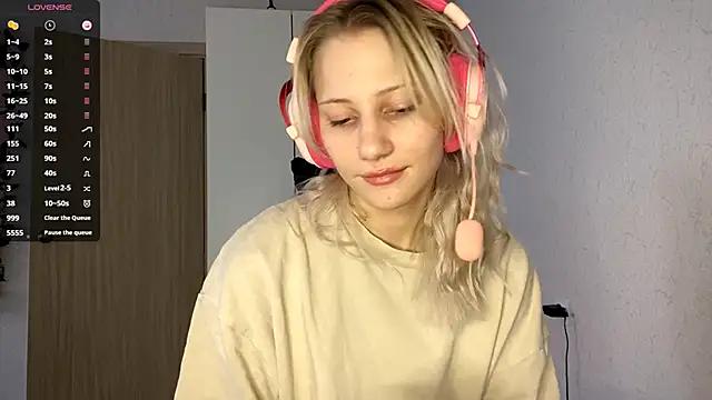 FoxySable live sex cam