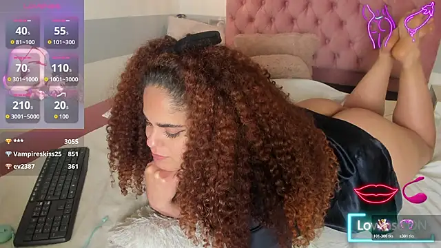 ninna_curly live sex cam