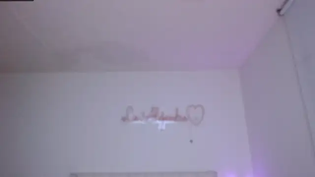 alee_lenoxx live sex cam