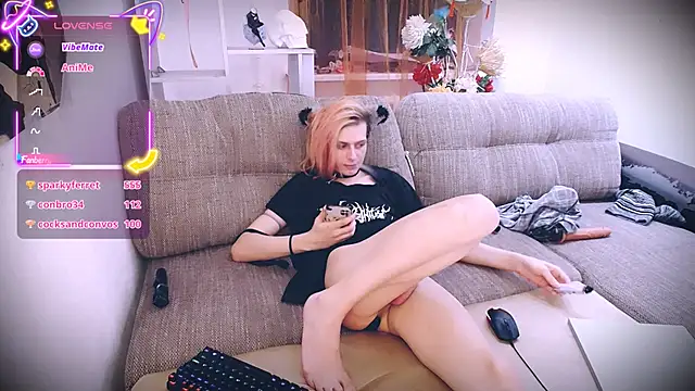 Littlepinkcat live sex cam