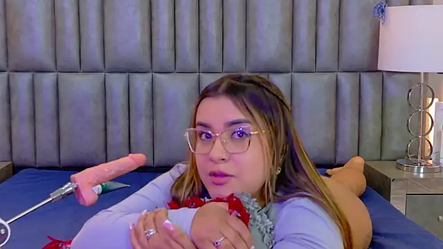 ZoehRoux live sex cam