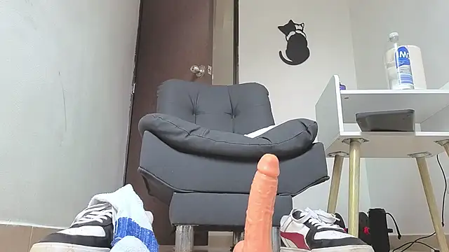 Saturno_v live sex cam