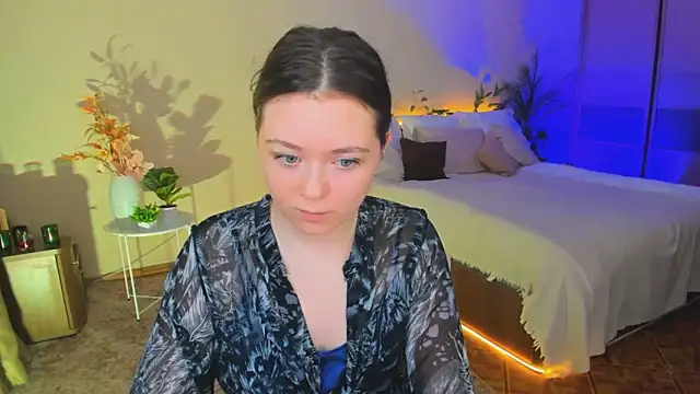 AlluringLookk live sex cam