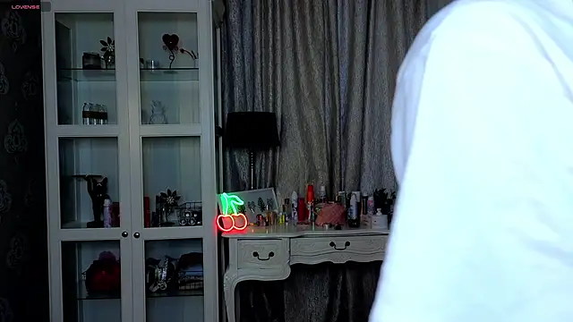 AnneFoxy live sex cam