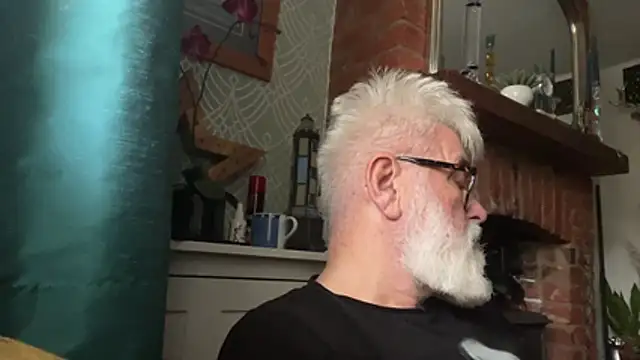 LeatherSdaddy live sex cam