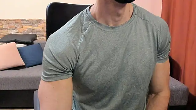 HotHunkTrainer live sex cam