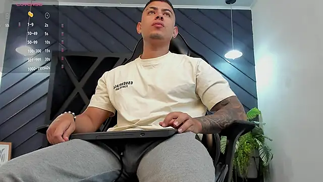 marco_garciia_ live sex cam