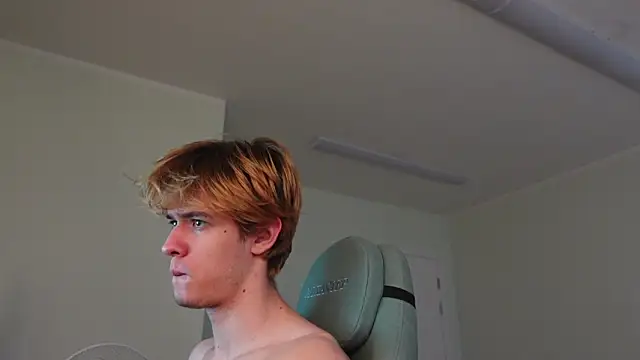 Logan_Fraser live sex cam