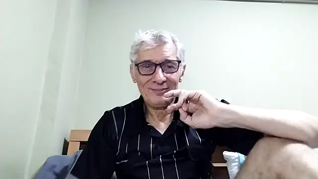 BIGUNCUTHARDCOCK live sex cam