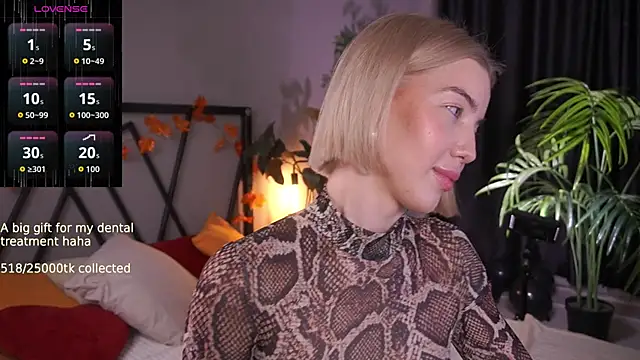 LindaThacker live sex cam