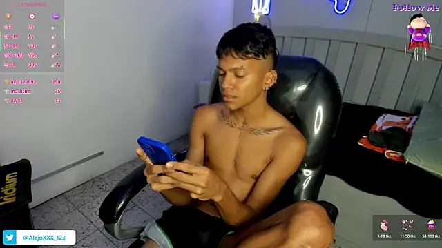 loistwink_ live sex cam