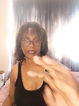 Hotgrannyx live sex cam