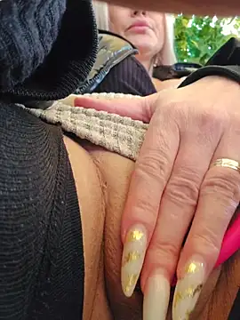 MILFBARBY live sex cam