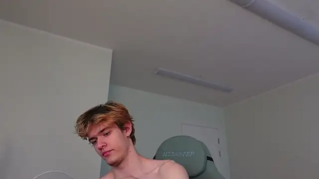 Logan_Fraser live sex cam