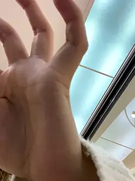 QuitieLia live sex cam