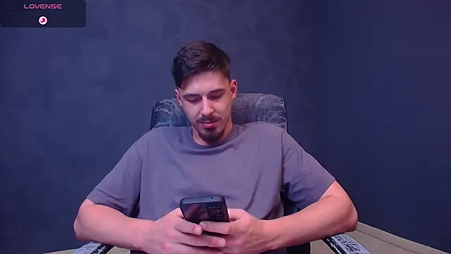 EnzoRace live sex cam