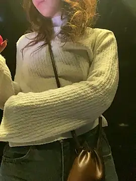 QuitieLia live sex cam