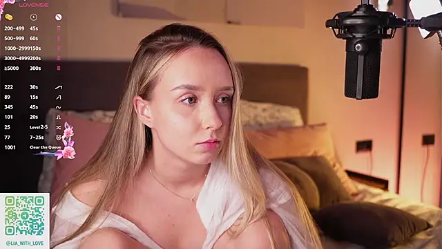 HollisBeckett live sex cam