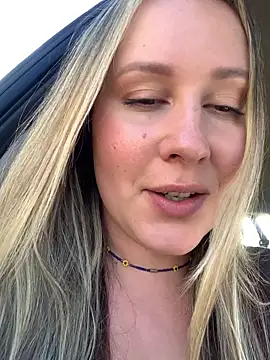 Mona_Plus live sex cam