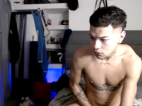 MarceloMilk live sex cam