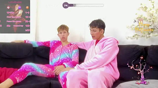 StrawwBoys live sex cam