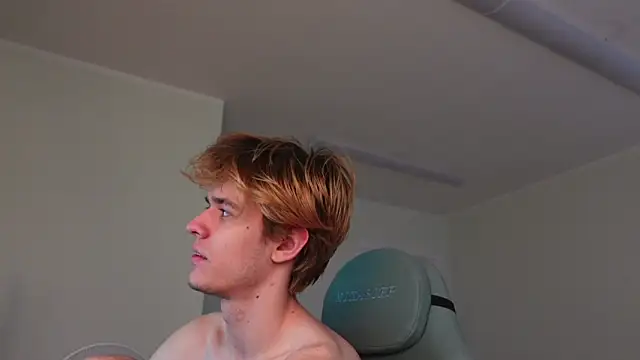 Logan_Fraser live sex cam