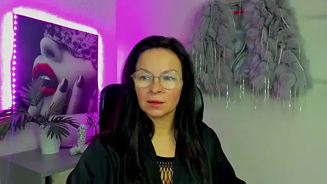 HelenLuxx live sex cam