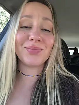 Mona_Plus live sex cam