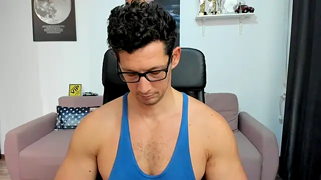 BrutusK08 live sex cam