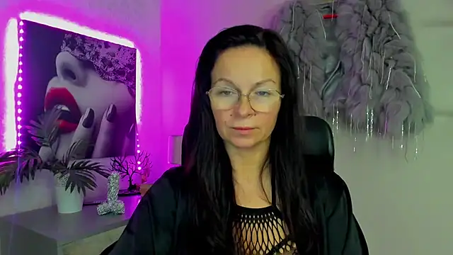 HelenLuxx live sex cam