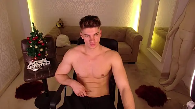 MaxKaiden live sex cam